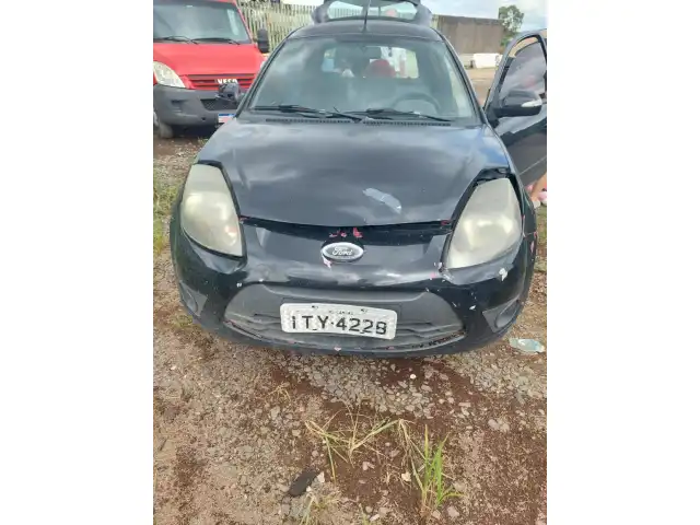 UM VEICULO CHEVROLET/CLASSIC LS E UM VEICULO FORD/KA FLEX