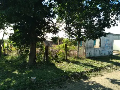 LOTE 099 - Um Prédio de Construção Mista