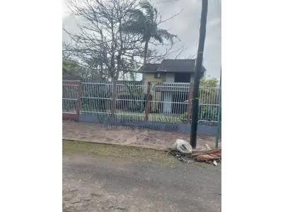 LOTE 600 - UM IMÓVEL RESIDENCIAL EM ALVENÁRIA COM AREA DE 196,77m² NA PRAIA CURUMIM EM CAPÃO DA CANOA.