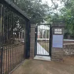 LOTE 515 - IMÓVEL – Sobrado em alvenaria localizado na Av. Guaíba nº1646 emPorto Alegre